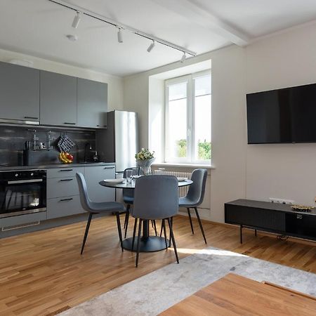 Old Town Luxury Penthouse Apartment With Emajogi View Tartu Zewnętrze zdjęcie