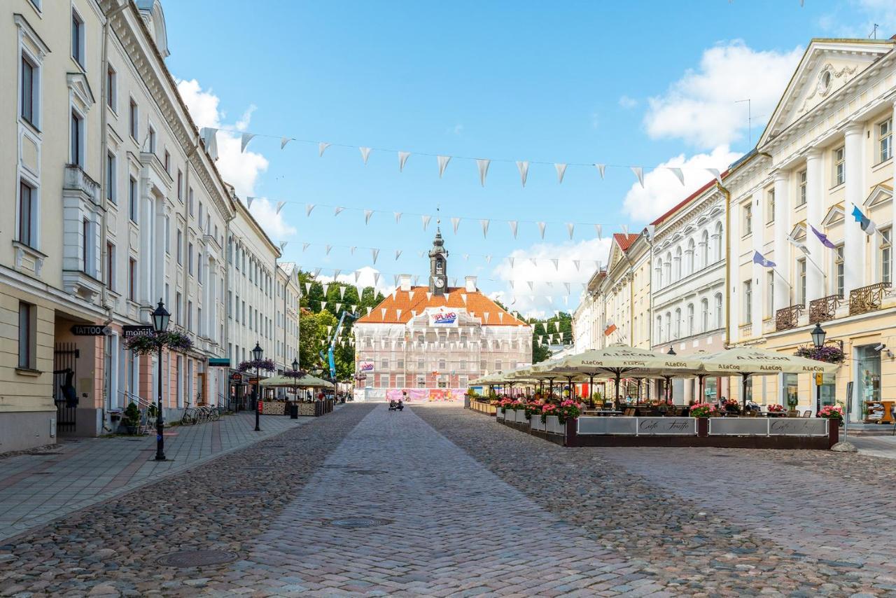 Old Town Luxury Penthouse Apartment With Emajogi View Tartu Zewnętrze zdjęcie